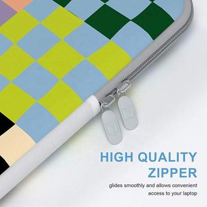 Funda Protectora Delgada y Duradera de Neopreno Antirrobo para Laptop, Estuche de Transporte para MacBook de 13 Pulgadas con Sistema de Correa - Product Image 5