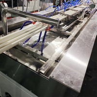 Lini Ekstrusi Panel Dinding PVC Grille 3D, Lini Produksi Papan Beralur PVC untuk Latar Belakang TV