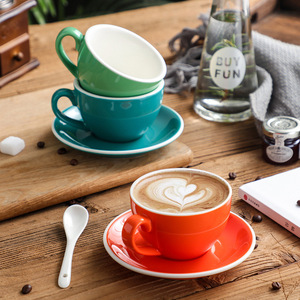 ถ้วยชาเซรามิกเคลือบสี200มล. และจานรองพอร์ซเลนลาเต้แบนสีขาวสำหรับร้านกาแฟชุดกาแฟขนาด6.5ออนซ์ออกแบบโลโก้ได้ตามต้องการ - Product Image 2