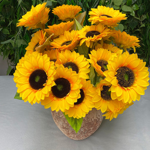 Tiges de tournesol artificielles en gros, fleurs artificielles en soie réalistes pour la décoration de la maison, les mariages, les événements, les fêtes, la fête des mères, Halloween - Product Image 1