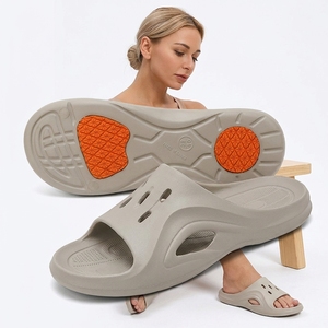 Sabots <span class=keywords><strong>de</strong></span> salle <span class=keywords><strong>de</strong></span> bain silencieux haute performance pour la sécurité des seniors, pantoufles <span class=keywords><strong>de</strong></span> maternité ergonomiques et rembourrées, sandales personnalisables avec logo - Product Image 2