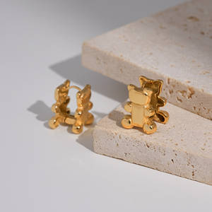 Myneck Bijoux Uniques Boucles <span class=keywords><strong>d</strong></span>'Oreilles Créoles Bohèmes en Acier Inoxydable Plaqué <span class=keywords><strong>Or</strong></span> 18K Style Coréen Tendance Cadeau Mignon pour Couple <span class=keywords><strong>Ours</strong></span> Doré - Product Image 6