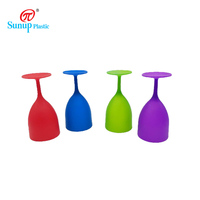 Gobelet à vin de 16 oz en plastique coloré, design contemporain, échantillon gratuit disponible, personnalisable