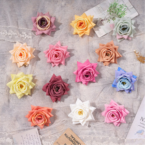 Têtes de roses artificielles en soie, fleurs réalistes pour décoration de mariage, accessoires de remise de diplôme, décoration intérieure, moulage par injection, rose à coins YC - Product Image 1