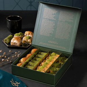 Rollo de Baklava Surtido de Nueces <span class=keywords><strong>Edi</strong></span> de Arabia Saudita, Caja de Regalo Elegante y Completa, Dulces Pequeños de Boutique Dorados, Caja de Baklava Premium con Dátiles - Product Image 5