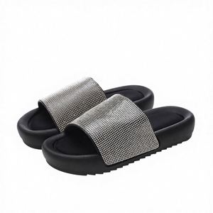 Sandalias Planas Personalizadas con Decoración Brillante para Exteriores, Sandalias Deslizantes para Mujer, Resistentes, Ligeras y Antideslizantes - Product Image 2