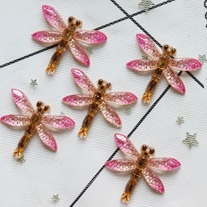 Libélula Colorida de Resina con Parte Posterior Plana y Agujeros para Manualidades, Accesorios de Joyería, Decoración de Bodas - Product Image 3