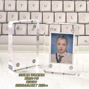 กรอบรูปอะคริลิคขนาดเล็กแบบใส แม่เหล็กติดตั้งบนโต๊ะ สำหรับใส่บัตรประจำตัว สไตล์โมเดิร์นเรียบง่าย - Product Image 4