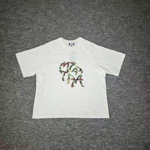 Camiseta de manga corta Mertra con estampado de letras de marca de moda, estilo minimalista y versátil, tendencia de camuflaje para el verano. - Product Image 5