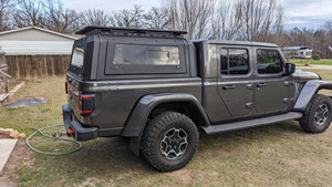 Accesorios Todoterreno 4X4 Capota <span class=keywords><strong>para</strong></span> Camioneta <span class=keywords><strong>Jeep</strong></span> <span class=keywords><strong>Gladiator</strong></span> Impermeable Antioxidante Techo Rígido <span class=keywords><strong>para</strong></span> <span class=keywords><strong>Jeep</strong></span> <span class=keywords><strong>Gladiator</strong></span> <span class=keywords><strong>Camper</strong></span> de Aluminio - Product Image 3