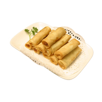 Rouleaux de printemps chinois traditionnels de Qingdao, surgelés, croustillants, faits maison, petits, végétaliens, fourrés aux légumes, crevettes et poulet, avec enveloppe de pâte