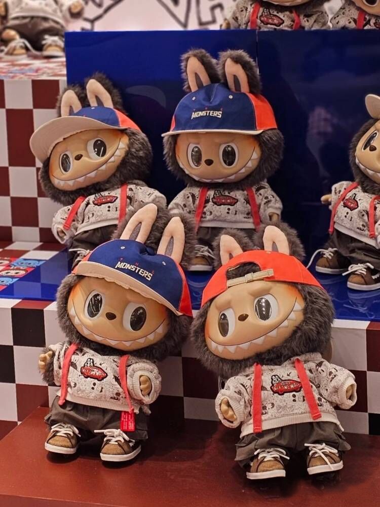 【日本未発売】ラブブ　LABUBU　SWAVER×VANS コラボ　フィギュア 日本未発売】ラブブ LABUBU SWAVER×VANS コラボ フィギュア