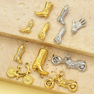 Pendentif Chaussure D079 HipHop Cowgirl <span class=keywords><strong>Cowboy</strong></span> en Acier Inoxydable Plaqué Or 18K pour Collier Femme Homme - Product Image 2