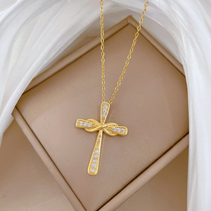 <span class=keywords><strong>Collana</strong></span> Elegante Stile Lusso Croce Distorto <span class=keywords><strong>con</strong></span> Diamanti Scintillanti e Pietre di Zircone - Product Image 6