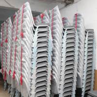 Chaises de banquet en gros à prix abordable de Chine, empilables, en métal gris, pour hôtels, restaurants, et chaises pour enfants pour événements de mariage