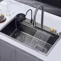 Évier de cuisine moderne Koen, neuf, en laiton noir, triple bac, finition polie, robinet cascade, résistant aux rayures, sous plan, quatre trous