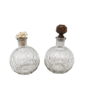 Bouteille de parfum en verre de qualité supérieure la plus vendue pour accessoires cosmétiques Bouteille de parfum en verre vide décorative faite à la main - Product Image 1