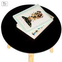 Table d'appoint ronde noire avec pieds en bois naturel, table basse simple à trois pieds pour balcon, maison d'hôtes, décoration intérieure, table à café