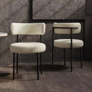 Silla de Comedor Moderna de Lujo VL, Tapizada en Tela Blanca con Patas de Acero Inoxidable y Respaldo de Lana Bouclé, para Hogar, Cafetería o Comedor - Product Image 4