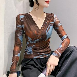 เสื้อยืดแขนยาวทรงเข้ารูปพิมพ์ลายและย้อมสีสำหรับผู้หญิง รุ่นใหม่สำหรับฤดูใบไม้ร่วง เสื้อยืดผู้หญิงทรงสวยหรูหราเข้ารูป - Product Image 2