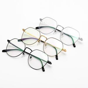 Nuovi Occhiali da Vista di Moda dalla Fabbrica di Shenzhen, Montature Ottiche Poligonali All'avanguardia, Occhiali in Titanio a Montatura Completa per Uomo e Donna - Product Image 2