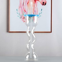 Gobelet en plastique incurvé de 600 ml avec paille intégrée, logo personnalisable, design moderne et minimaliste, isolation thermique pour jus, lait, thé