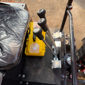 Excavatrice sur chenilles Kubota U15 d'occasion pour la construction de centrales thermiques, très demandée au Cambodge - Product Image 4