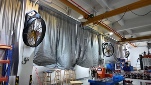 พัดลมติดผนังแบบส่ายขนาด <span class=keywords><strong>0.6</strong></span> 0.9 1.2 เมตร ประหยัดพลังงาน ปริมาณลมมาก พร้อมรีโมทคอนโทรล สำหรับใช้ในคลังสินค้า โรงงาน และกลางแจ้ง - Product Image 5