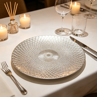 Assiette de Présentation Haut de Gamme en Plastique PP Doré, Motif Diamant Radial Personnalisé, Style Américain, Durable, pour Fêtes et Événements