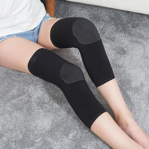 Genouillères de sport personnalisées avec logo, confortables, élastiques et compressives - Product Image 1
