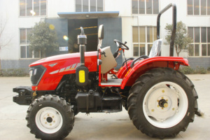 Máquina Agrícola TT1304, Tractor Compacto 4x4 para Pequeñas Granjas, Huertos y Viñedos - Product Image 2