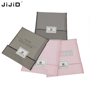 Jijid Sac d'emballage en plastique givré Pe Poly imprimé coloré mat pour vêtements Sacs de t-shirt givrés écologiques - Product Image 3