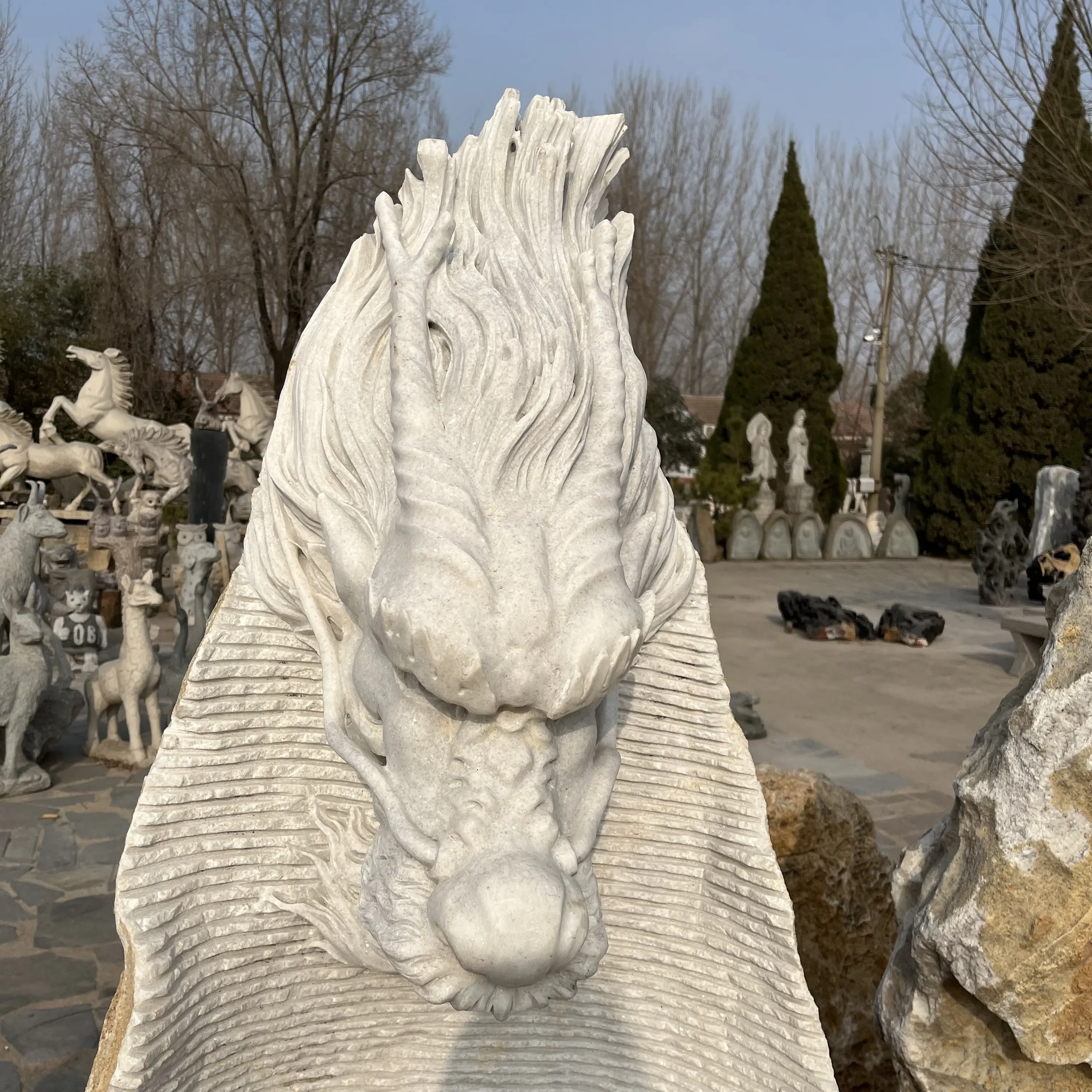 Estatua para decoración de jardín, piedra antigua de mármol, fuente de agua al aire libre, cabeza de dragón