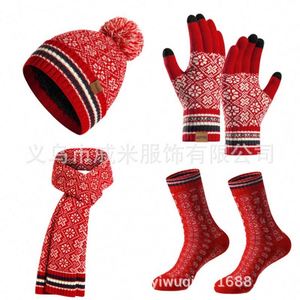 Ensemble personnalisé de bonnet, écharpe, gants et chaussettes en laine tricotée de style européen pour l'hiver, nouveau style pour Noël - Product Image 5