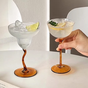 Verres à cocktail vintage à pied haut courbé, couleur ambre, pour <span class=keywords><strong>Martini</strong></span>, Champagne, Vin et Margarita, parfaits pour les fêtes - Product Image 4