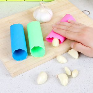 Kitchen <b>helper</b>: garlic peeler, garlic cylinder, garlic peeler, garlic grinder, garlic mincer, garlic peeler wholesale. - Product Image 1
