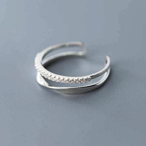 Anello Geometrico A196 con Micro Pavé di Zirconia Cubica, Gioiello Unisex da Regalo - Product Image 2