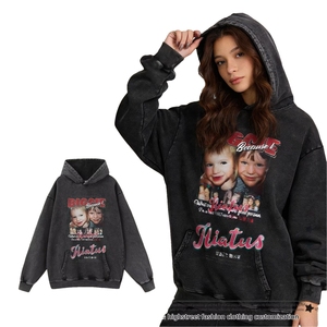 Sudadera con Capucha de Algodón Lavado con Diseño de Personajes Estampados con Tinta de Flores, Estilo Vintage para Otoño/Invierno, con Retrato de Grupo - Product Image 2