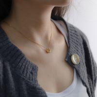BINSHUO Collier pendentif en acier inoxydable plaqué or 18 carats pour femme Style minimaliste Design circulaire délicat Cadeau chrétien à la mode