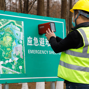 Aparato de Topografía Portátil de Grado Industrial Veracity con Retroreflector para Postes y Puntos de Señalización en Carreteras - Product Image 4