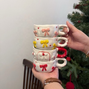 Tasse en céramique mignonne et girly avec cœur en relief et nœud, cadeaux de Noël, tasses à café, produits écologiques, tasse à latte et cappuccino - Product Image 2