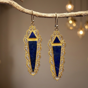 Boucles d'oreilles créoles classiques en laiton avec pendentif en pierre et goutte de lapis-lazuli pour femme, idéales pour un mariage ou un cadeau d'anniversaire - Product Image 1