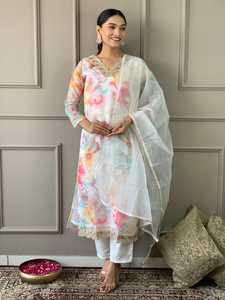 Vêtements ethniques de qualité supérieure ensemble de bas de Kurta en mousseline pure avec Dupatta séquence codage broderie travail femmes costumes - Product Image 3