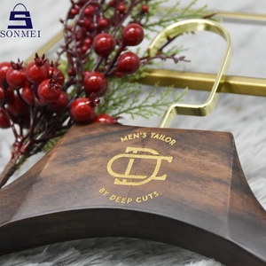 Chất lượng cao khắc logo sang trọng quần áo bằng gỗ móc phù hợp với tùy chỉnh gỗ móc cho hàng may mặc hiển thị - Product Image 3