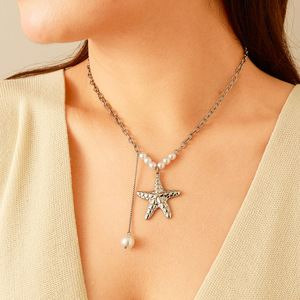 Collier en acier inoxydable avec design étoile de mer et perle, style européen et américain, à porter au quotidien - Product Image 2