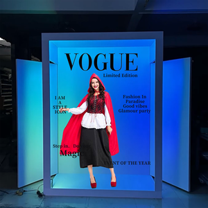 Cabina de Fotos Tipo Revista con Espejo, Cabina de Fotos Vogue para Bodas - Product Image 1