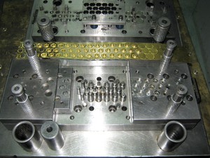 Matriz de Estampación de Metal de Calidad Excelente para Remaches, Ojales y Broches a Presión - Product Image 5