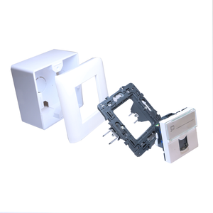 Kit de <span class=keywords><strong>Prise</strong></span> Murale <span class=keywords><strong>Legrand</strong></span> Type Français 80*80 mm Non Blindée <span class=keywords><strong>RJ45</strong></span> Cat 6 en Gros - Product Image 1