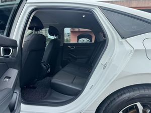Autos Usados <span class=keywords><strong>Honda</strong></span> <span class=keywords><strong>Integra</strong></span> Phantom Night Sedan 2022, Trasero Izquierdo, Automático, 1.5T 182HP CVT 243Nm, Luces LED, 10.2 Pulgadas, Cuero Oscuro, R17 - Product Image 5