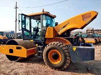 Compacteur de sol vibrant HeavyRoll XS163J 103 kW 16 tonnes pour les projets routiers et de terrassement à grande échelle